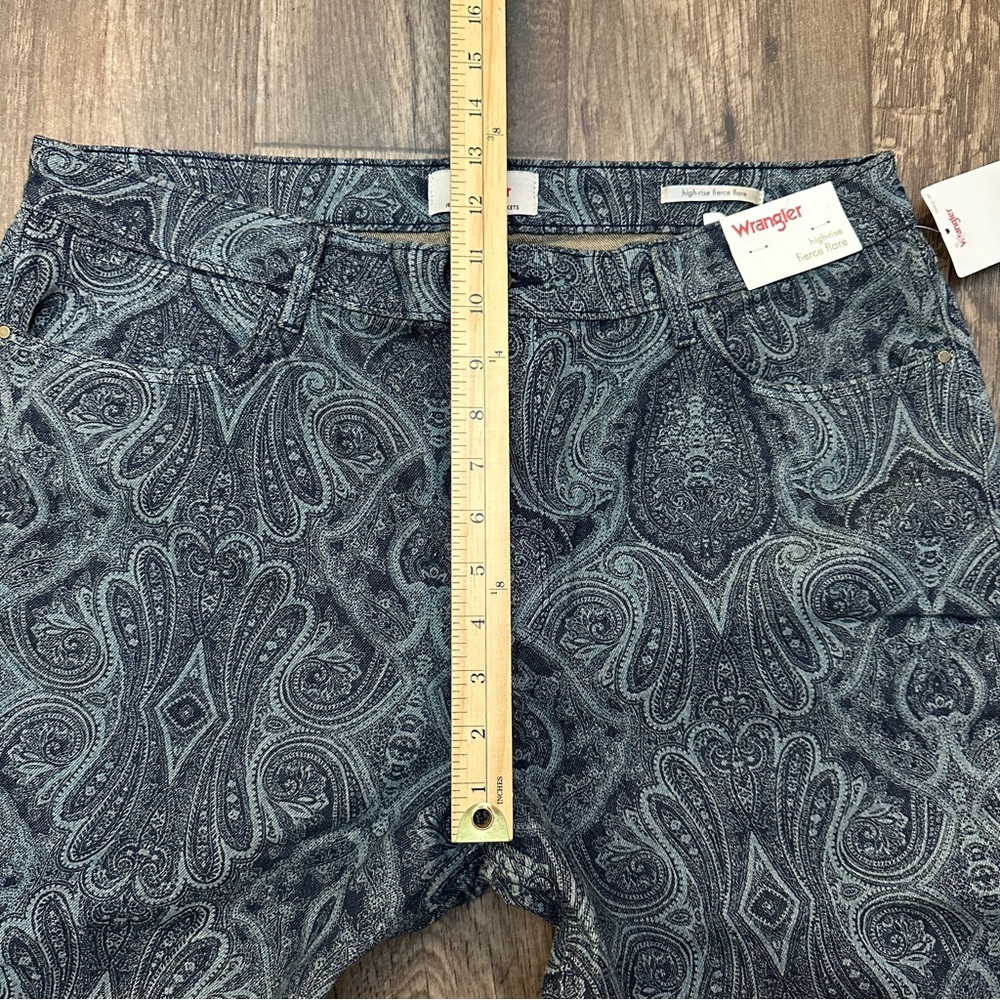 Wrangler Fierce Flare High Rise Jeans Women’s Size 16 Paisley disco - Picture 6 of 11